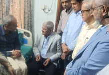 বিএমইউতে ডা. রফিকুল ইসলামের শয্যাপাশে মির্জা ফখরুল