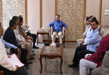 টানা ১৬ ঘণ্টা অফিস করলেন প্রধানমন্ত্রী