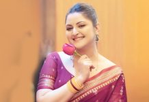 মাকে নিয়ে আবেগঘন পোস্ট পরীমণির