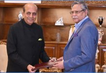রাষ্ট্রপতির কাছে দীনেশ ত্রিবেদীর পরিচয় পেশ