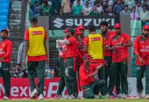 ব্যাটিং ব্যর্থতায় হার দিয়ে শুরু বাংলাদেশের