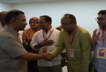 ‘সংসদ নাই আজকে? এখানে কেন? সংসদে যান’