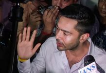 তালা ভেঙে অভিষেকের বাড়িতে পুলিশের তল্লাশি