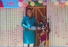 নির্বাচনী তহবিলে ৭০ টাকা দেওয়া সেই রিনা স্নালকে নতুন ঘর উপহার দিলেন এমপি
