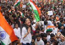 বিক্ষোভ সামলে তরুণদের মন জয়ের চেষ্টায় বিজেপি সরকার