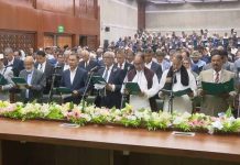চ্যালেঞ্জ সামলে এগোচ্ছে সরকার