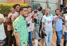 চাকরি পুনর্বহালের দাবিতে প্রধানমন্ত্রীকে ইসলামী ব্যাংকের চাকরিচ্যুতদের স্মারকলিপি