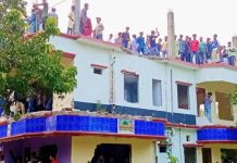 পাবনায় ১০ বছরের শিশুকে ধর্ষণের পর হত্যা, প্রধান অভিযুক্তের বাড়ি ভাঙল জনতা