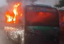 রাজধানীর পল্লবীতে পরিস্থান পরিবহনের বাসে আগুন