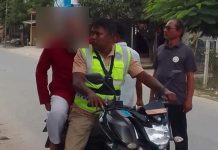 প্রধানমন্ত্রীর নির্দেশে বাসায় পৌঁছে দেওয়া হলো কুষ্টিয়ার সেই শিক্ষককে