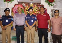 শারদীয় দুর্গাপূজা উপলক্ষে পূজা মণ্ডপের নিরাপত্তা ব্যবস্থা পরিদর্শন ঢাকা রেঞ্জ ডিআইজির