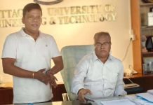 প্রশাসনিক ভবনের তালা ভেঙে নিজ কার্যালয়ে ঢুকলেন চুয়েটের নতুন ভিসি