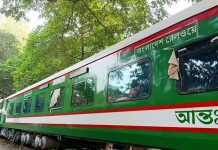 ভারত থেকে এলো রেলকোচের প্রথম চালান