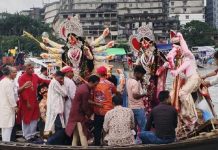 প্রতিমা বিসর্জনের মধ্য দিয়ে শেষ হচ্ছে শারদীয় দুর্গোৎসব